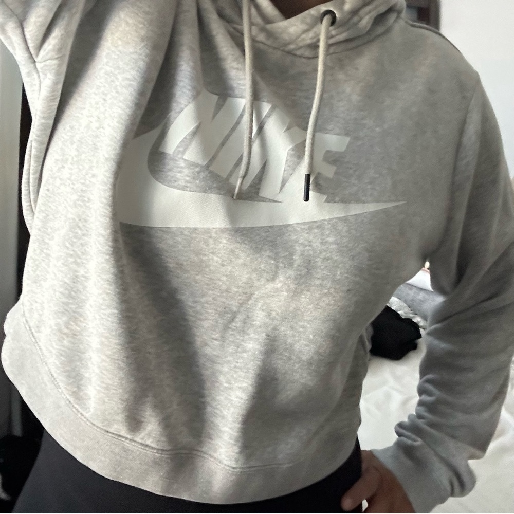 Nike Crooped Hoodie